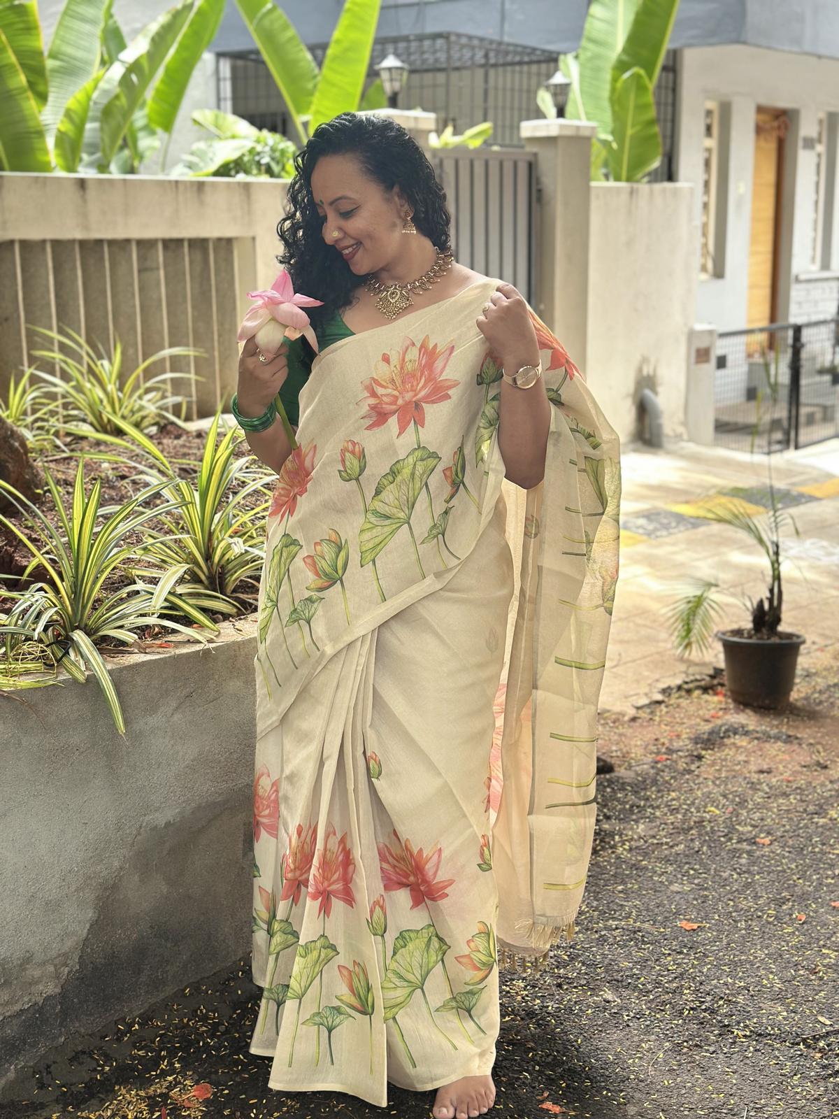 Magenta Saree thumbnail 2